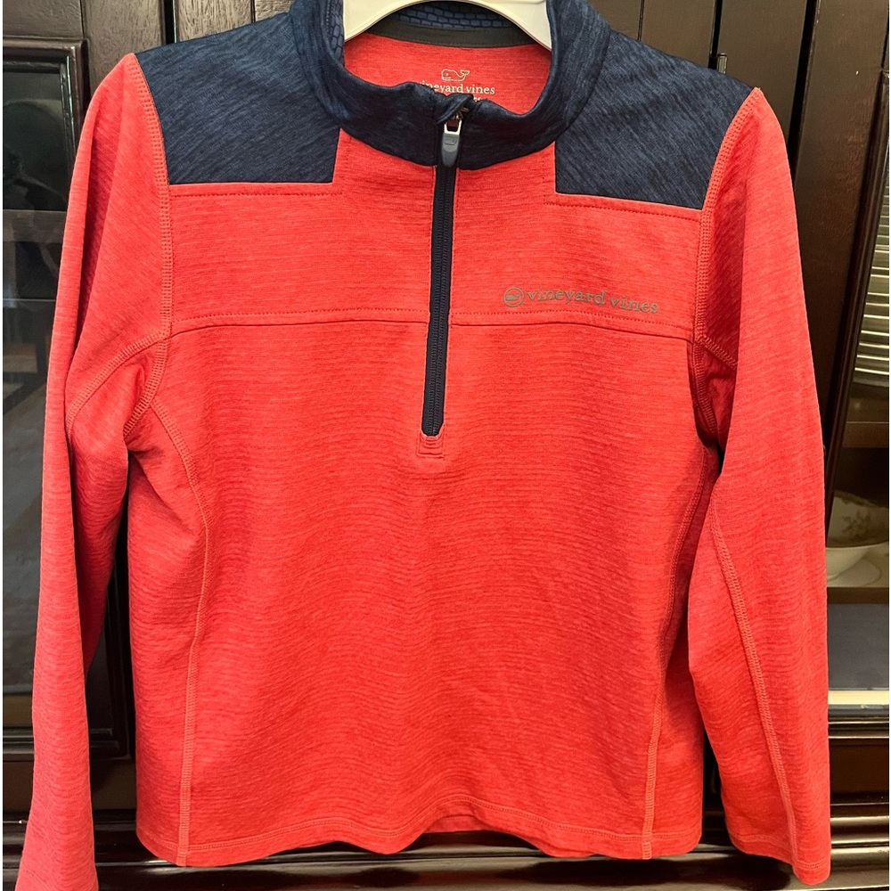 Vineyard vines boys performance zip up. Size small.